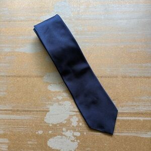 Drakes London 100% Silk Navy Tie Made in London Preppy Classic